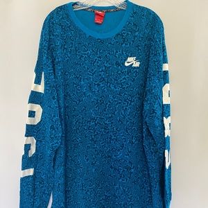 Nike blue patterned long sleeve shirt
